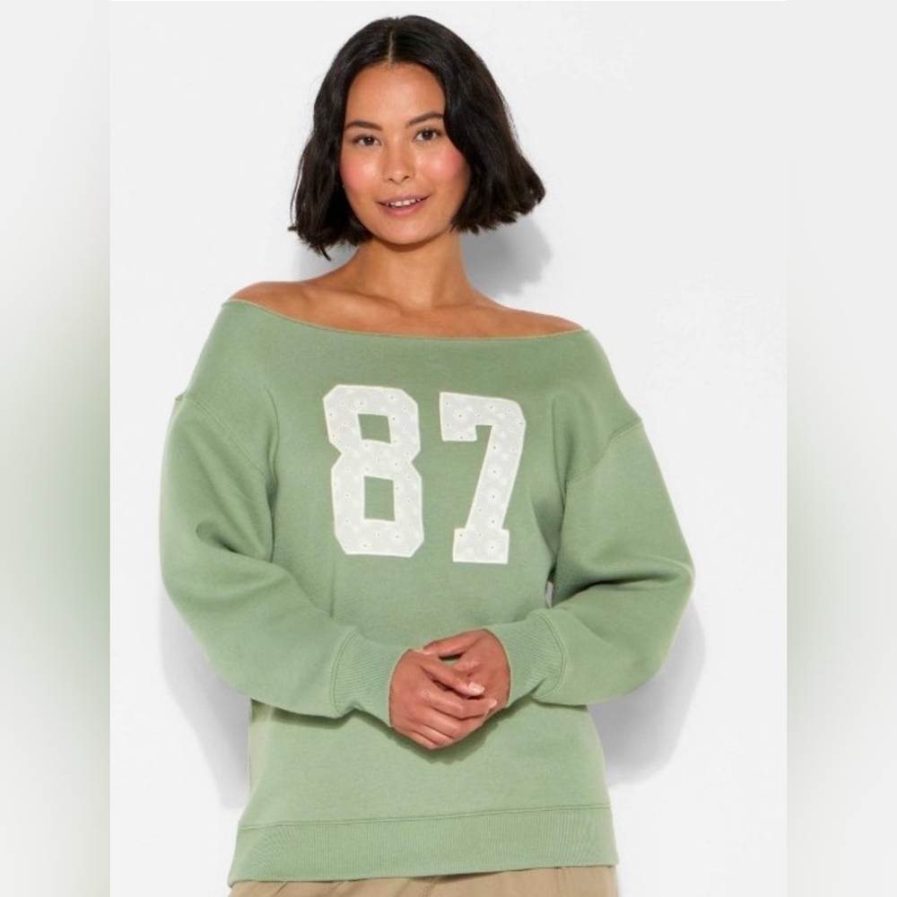 Wild Fable Sage Off-Shoulder Sweater with 87 Print Size S